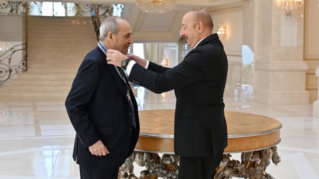 Prezident Rasim Balayevə “İstiqlal” ordenini təqdim etdi - YENİLƏNİB/FOTO