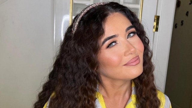 Müğənni Elnarə xəstəxanaya yerləşdirildi - FOTO