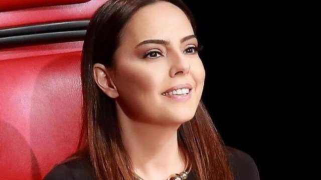 Ebru Gündeş arxiv fotosunu PAYLAŞDI