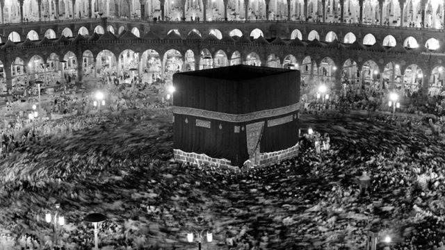 Səudiyyənin modernləşməsinə zərbə vuran olay - Kəbə basqını