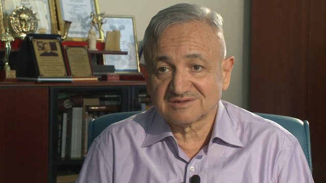 Prezident Vaqif Mustafayevi təltif etdi