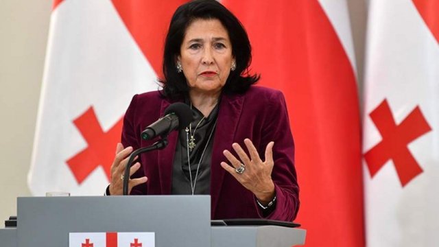 Gürcüstan prezidentinin impiçmenti prosesi başladı
