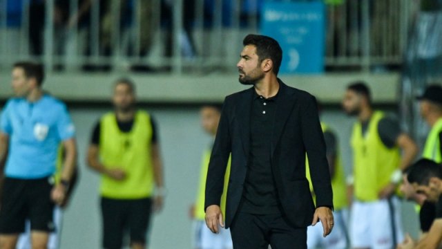 Adrian Mutu çox vaxt eyni pencək geyinməsinin səbəbini açıqlayıb