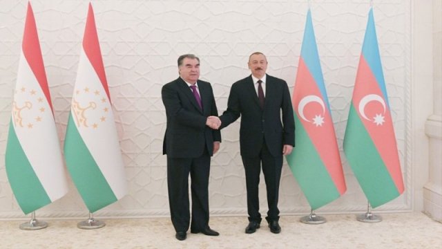 İlham Əliyev Emoməli Rəhmona təbrik məktubu göndərdi