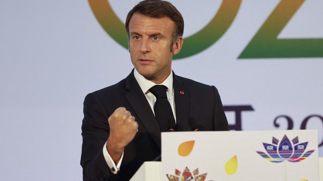 Makron vasitəçilik sülh təşəbbüslərinin uğursuzluğuna görə Ukrayna ilə bağlı mövqeyini dəyişib