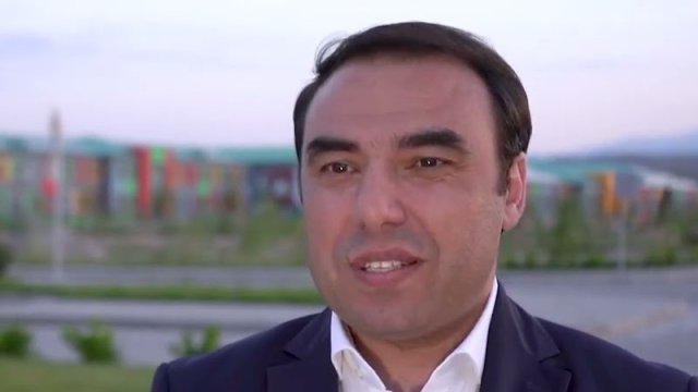 Əməkdar artist Çinə niyə gedib?