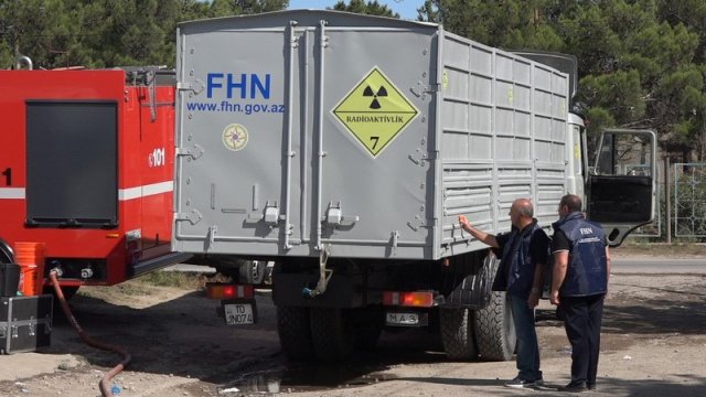 Sumqayıtda aşkarlanan radioaktiv maddə xüsusi kombinata aparıldı - FOTO/VİDEO