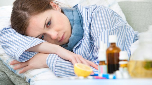 Qrip və soyuqdəyməni müalicə etmək üçün antibiotikdən istifadə təhlükəlidir - Həkim