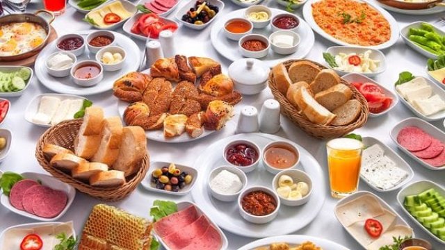 Səhər yeməklərində nələrə üstünlük verməliyik? - Mütəxəssis AÇIQLADI