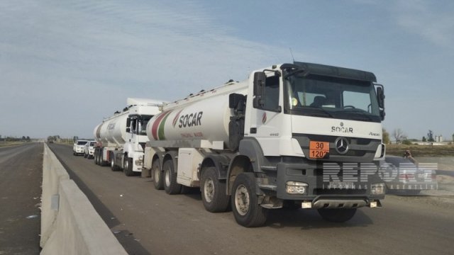 Azərbaycan Qarabağın erməni sakinləri üçün yanacaq göndərib - FOTO