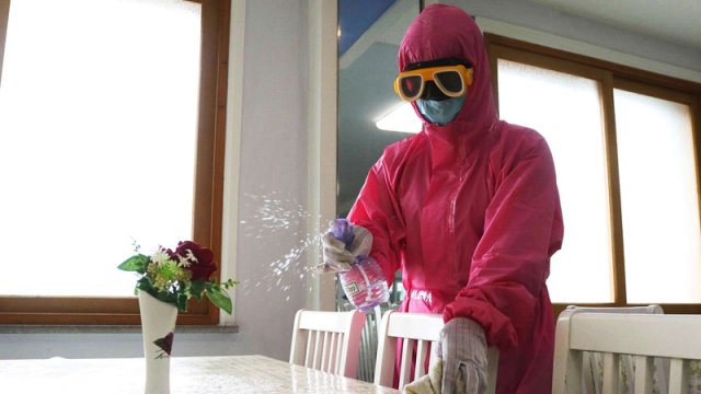 Dezinfeksiya ehtiyacını aradan qaldıran antimikrob örtük yaradıldı