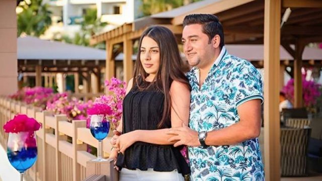 Müşviq həyat yoldaşından ayrıldı - FOTO