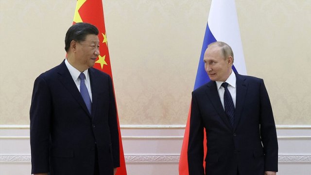 Vladimir Putin Si Szinpinlə görüşdü