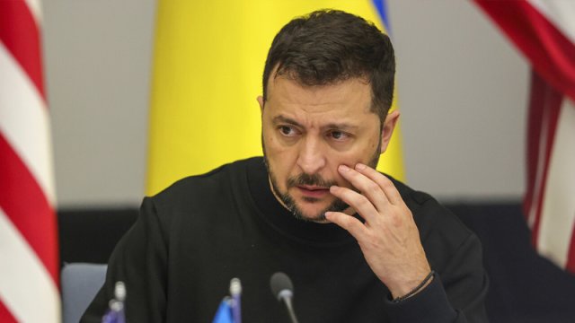 FT: Zelenski müttəfiqləri ilə görüşdə diqqəti cəlb etməməyə çalışıb