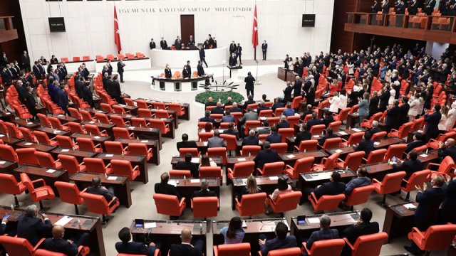 Təzyiqlər nəticə vermədi: Türkiyə İsveç məsələsində tələsməyəcək