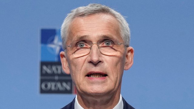 NATO-nun baş katibi böyük miqdarda silaha ehtiyacdan danışdı