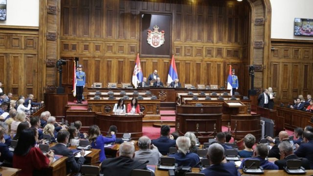 Serbiya parlamenti nə üçün buraxıldı? - ŞƏRH