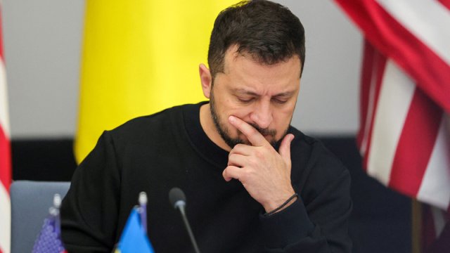 Ukrayna ordusu Zelenskini necə məyus edib?