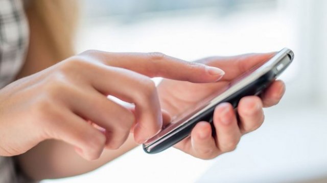 Azərbaycanda mobil cihazların qeydiyyatına görə dövlət rüsumları azaldıldı