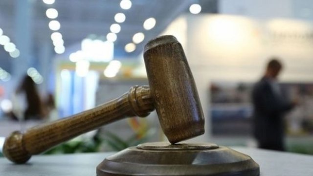 Bağlanmış bankların əmlakları hərraca çıxarılır