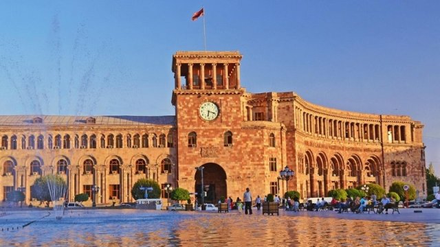 Rusiya nümayəndə heyəti İrəvana niyə getmədi?