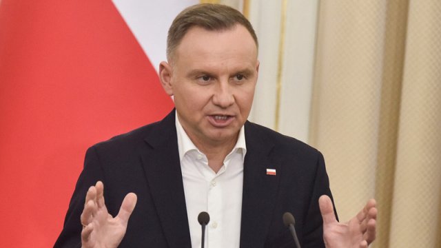 Polşa prezidenti müdafiəyə pul qənaət etməmək barədə xəbərdarlıq etdi