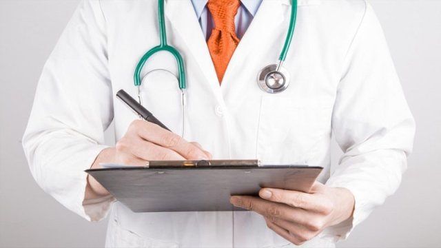 Bölgələrdə həkim çatışmazlığı: Çıxış yolu nədir?