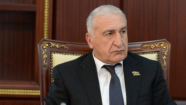 Deputatın şirkəti məhkəmə qarşısında
