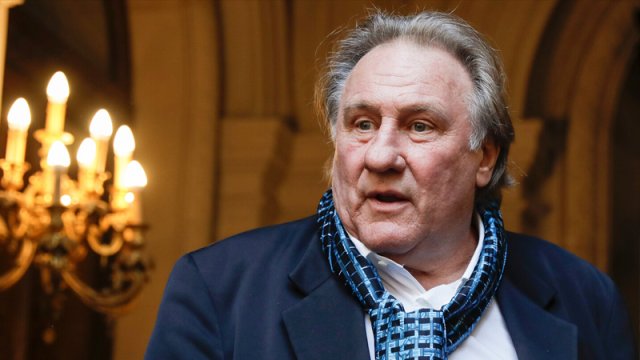 Jerar Depardye Şimali Koreyada tərcüməçiyə cinsi təcavüz edib