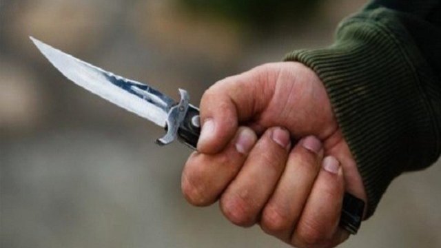 10-cu sinif şagirdi məktəbdə bıçaqlandı