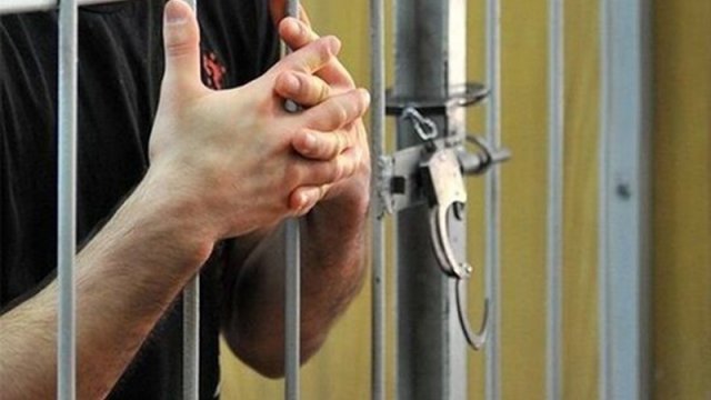 11 il əvvəl rus yeniyetməni bıçaqlayan şəxs həbs edilmədi