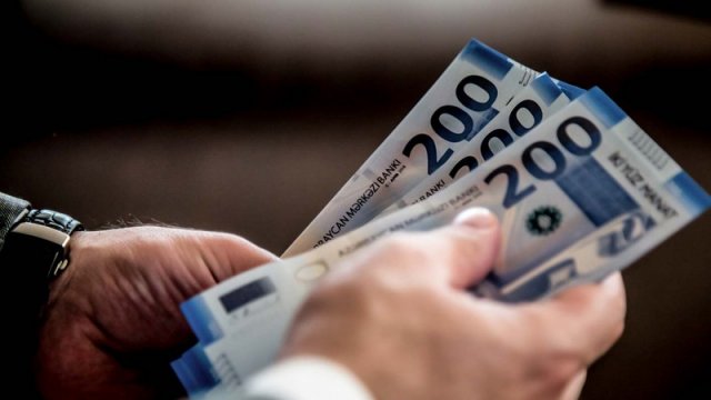 Bələdiyyə sədri ilə icra nümayəndəsi arasında borc qalmaqalı - FOTO