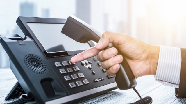 Azərbaycanda bank işçiləri vətəndaşlara niyə tez-tez zəng edir?