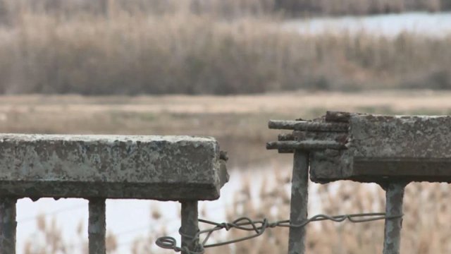 Qobustandakı qəzalı körpüdə böyük təhlükə - VİDEO
