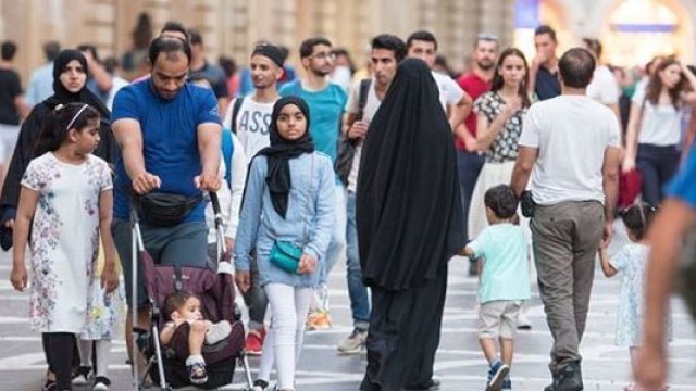 Ərəb turistlərin sayı azalıb?