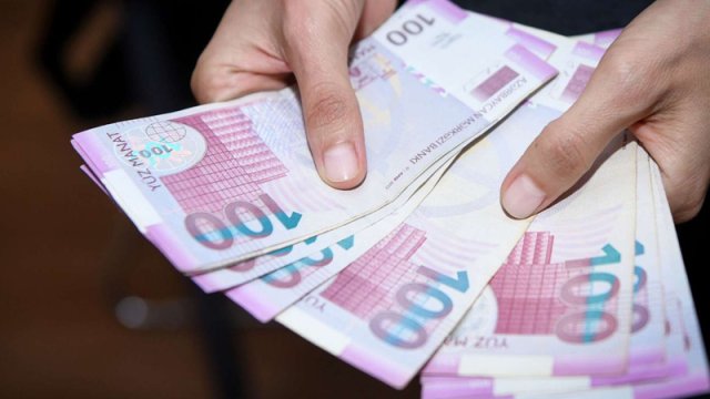 Bu şəxslərin maaşları artacaq