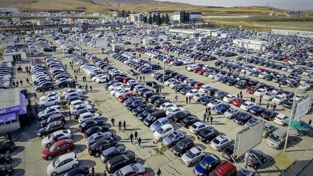 Gürcüstan Azərbaycana avtomobil ixracını kəskin artırıb