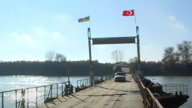 Sabirabadda sakinlərin şikayətləndiyi ödənişli körpü - VİDEO