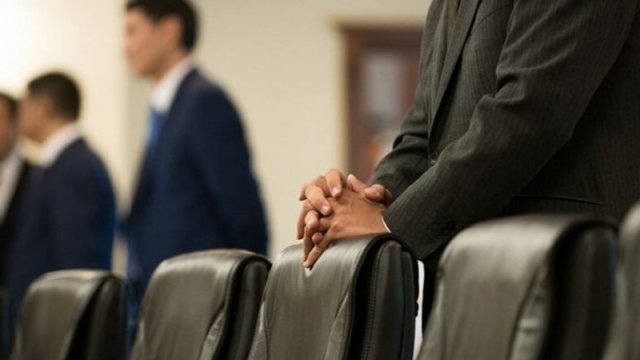 Nazir şöbə müdirini vəzifəsindən azad etdi