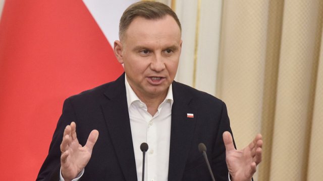 Polşa prezidenti Ukraynadan gələn naməlum obyektə görə ordu rəhbərliyini toplayır