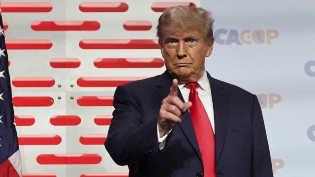 Tərəfdarları Trampla bağlı qərarı demokratiyaya hücum adlandırır