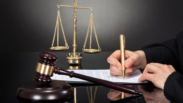 Rüşvətə görə həbs olunan direktor azadlığa buraxıldı