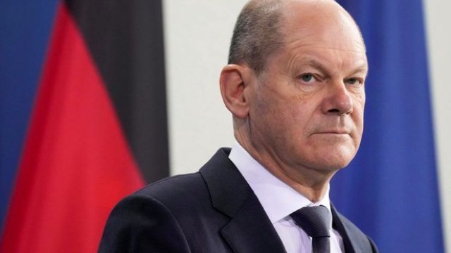 Almaniya kansleri postunu vaxtından əvvəl tərk edə bilər