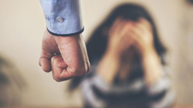 Bakıda əri tərəfindən bıçaqlanan qadın özünü günahkar bildi: \