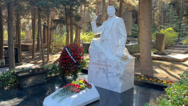 Zəlimxan Yaqubun məzarı ziyarət edildi