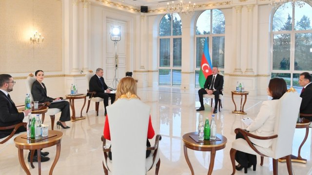 Prezident yerli televiziya kanallarına müsahibə verdi