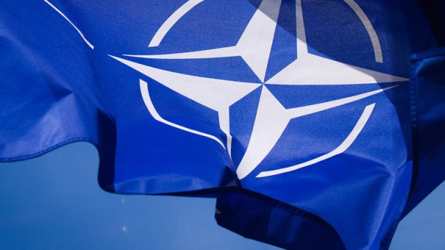 NATO husilərə hücumu 