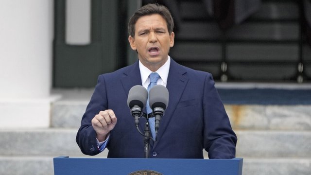 Florida qubernatoru seçki yarışından çəkilməyəcək