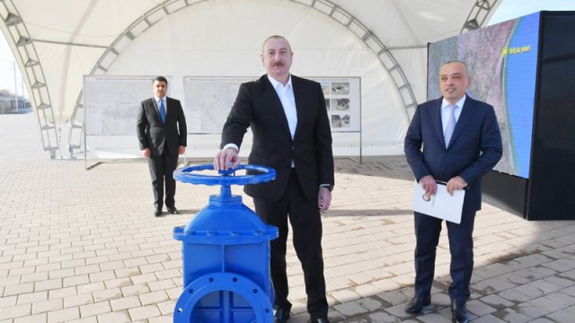 İlham Əliyev Neftçala rayonunda səfərdə olub - FOTO/YENİLƏNİB