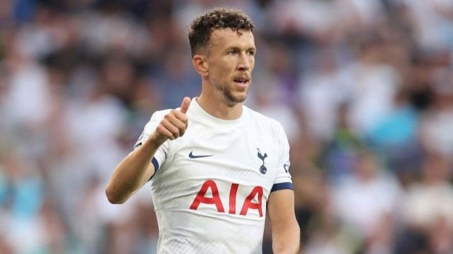 Tanınmış futbolçu 1 avro maaş alacaq